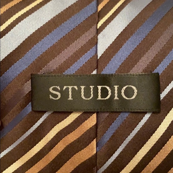 Striped tie.  Light use - Picture 2 of 2